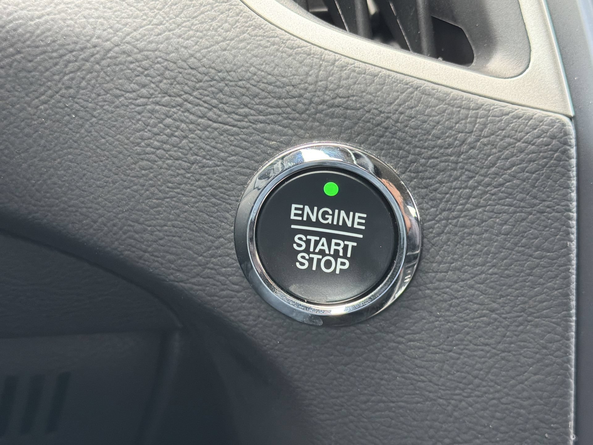 Certified 2023 Ford Edge SE w/ Black Appearance Package AWD/4WD image 6