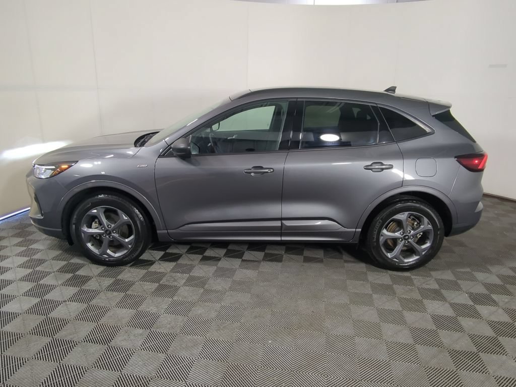 Certified 2023 Ford Escape ST-Line w/ Tech Pack #1 AWD/4WD image 6