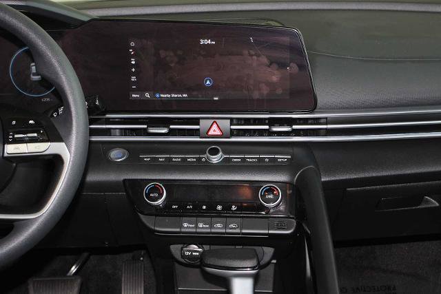 Used 2024 Hyundai Elantra Blue FWD image 31