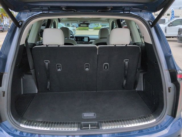 Used 2024 Kia Telluride SX w/ Towing Package FWD image 13
