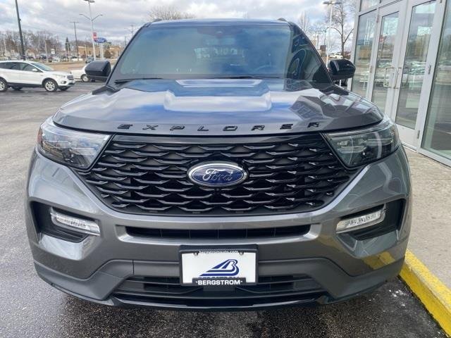 Certified 2022 Ford Explorer ST-Line w/ Class IV Trailer Tow Package image 3