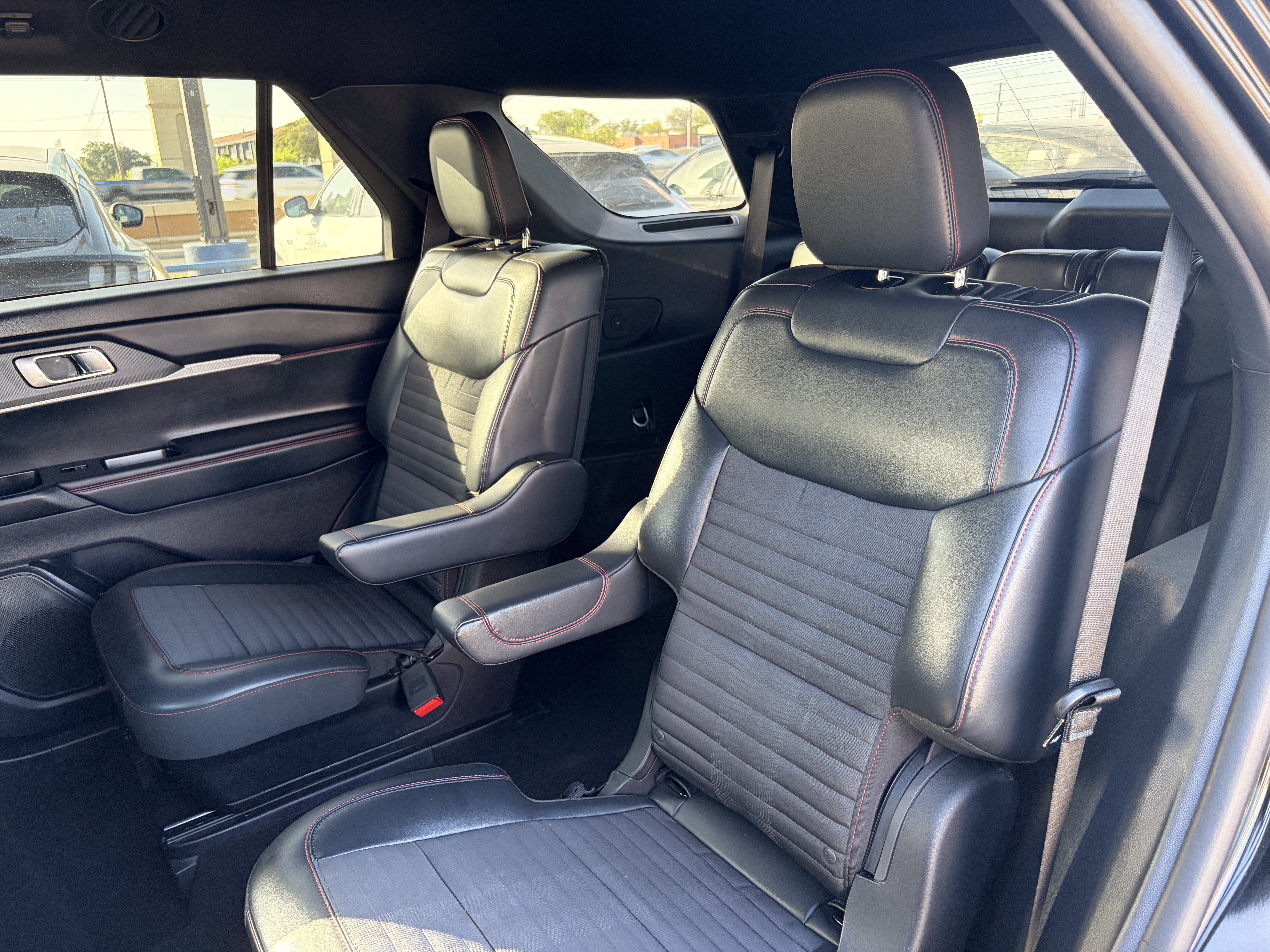 Certified 2025 Ford Explorer ST-Line AWD/4WD image 15