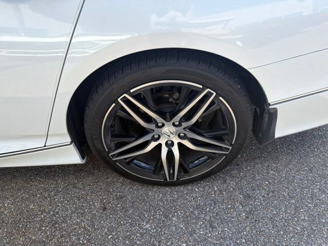 Used 2022 Honda Accord Touring image 6
