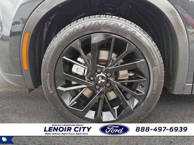 Used 2023 Mitsubishi Outlander SE Black Edition image 9