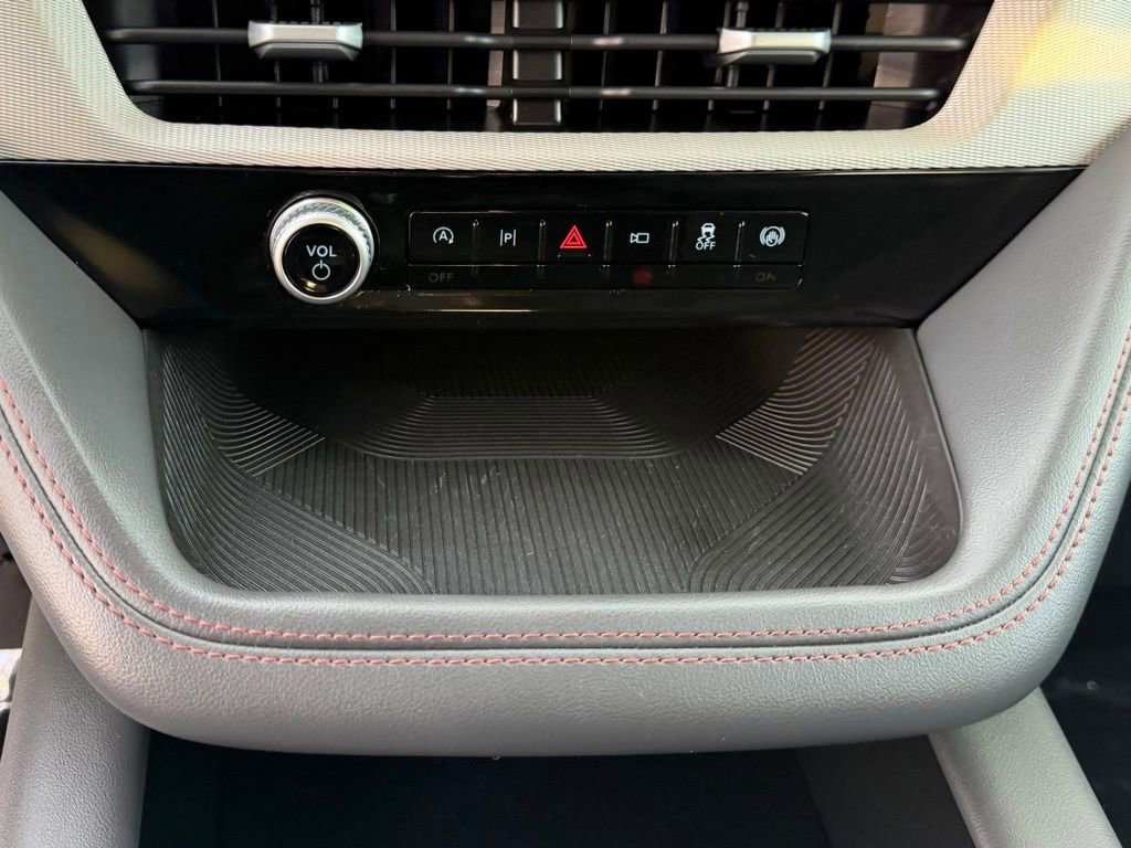 Certified 2025 Ford Explorer Active image 24