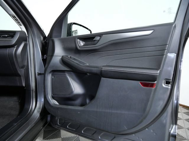 Certified 2025 Ford Escape Active AWD/4WD image 10