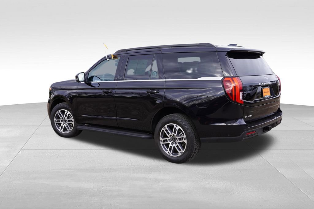 Certified 2025 Ford Expedition Active AWD/4WD image 8