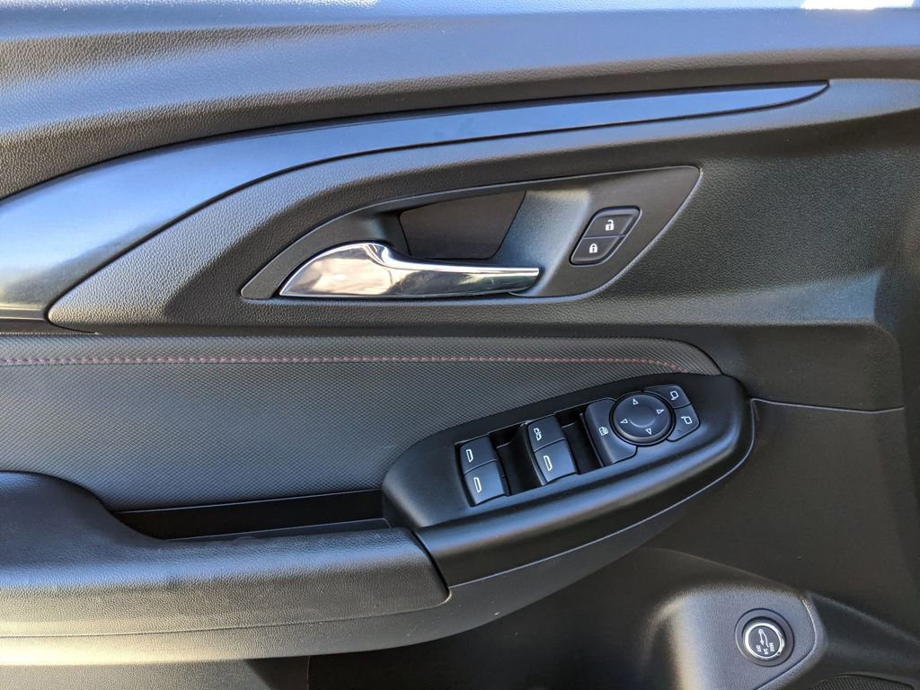 Used 2023 Chevrolet TrailBlazer RS w/ Sun and Liftgate Package image 15