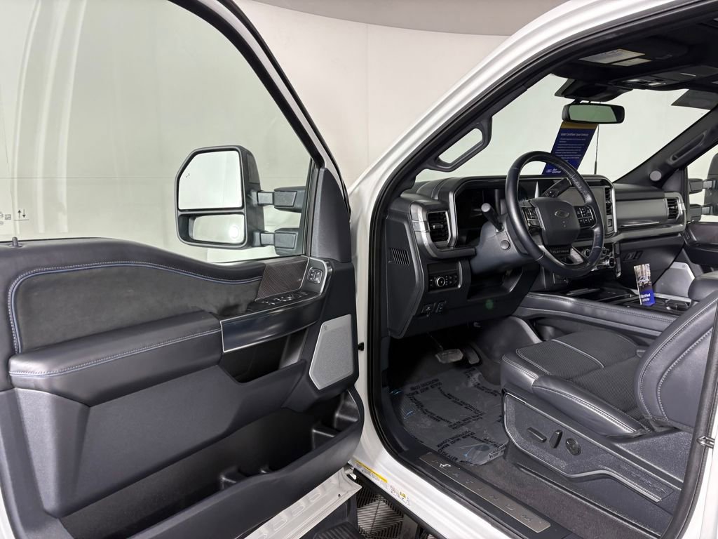 Certified 2025 Ford F450 Platinum w/ FX4 Off-Road Package image 11