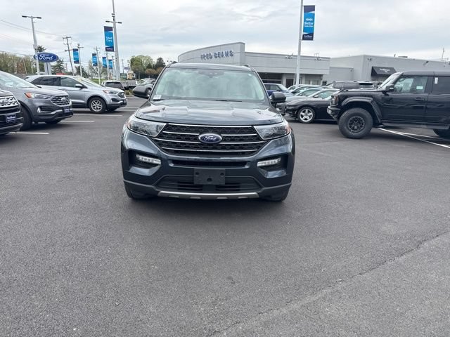 Certified 2022 Ford Explorer XLT w/ Equipment Group 202A AWD/4WD image 2