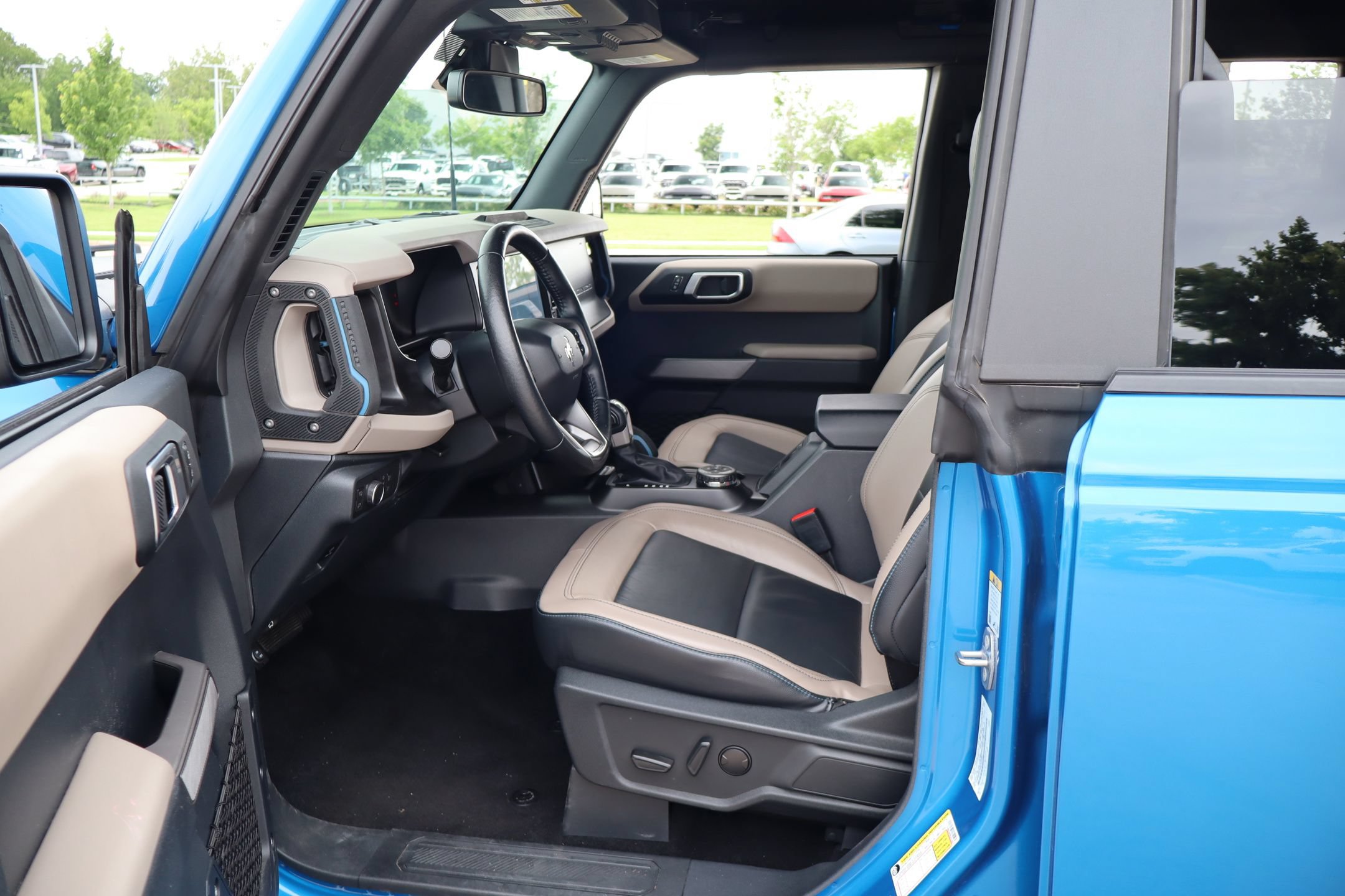 Certified 2022 Ford Bronco Wildtrak AWD/4WD image 25