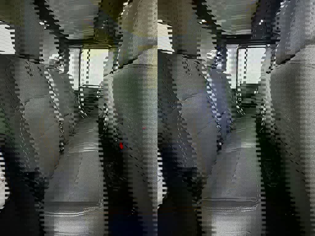 Used 2024 Jeep Wrangler Sahara image 30