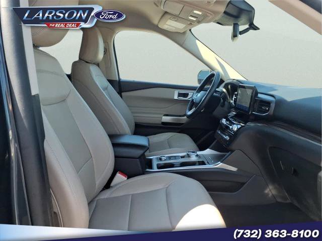Certified 2023 Ford Explorer Limited AWD/4WD image 10