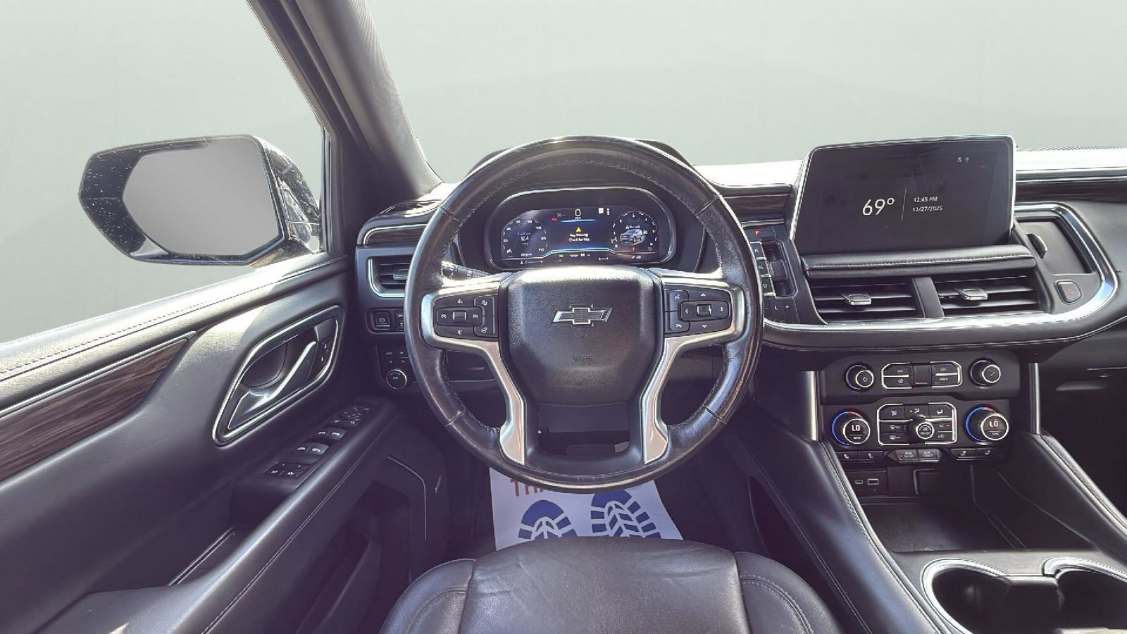 Used 2022 Chevrolet Suburban Z71 w/ Luxury Package image 11