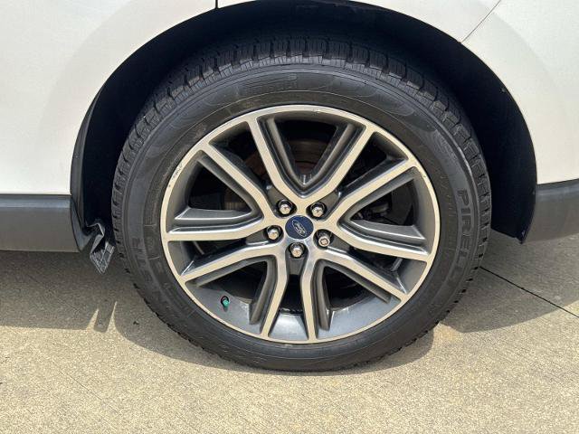 Certified 2019 Ford Edge Titanium w/ Equipment Group 301A FWD image 5