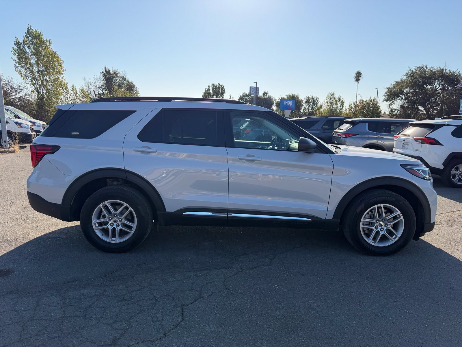 Certified 2025 Ford Explorer Active AWD/4WD image 6