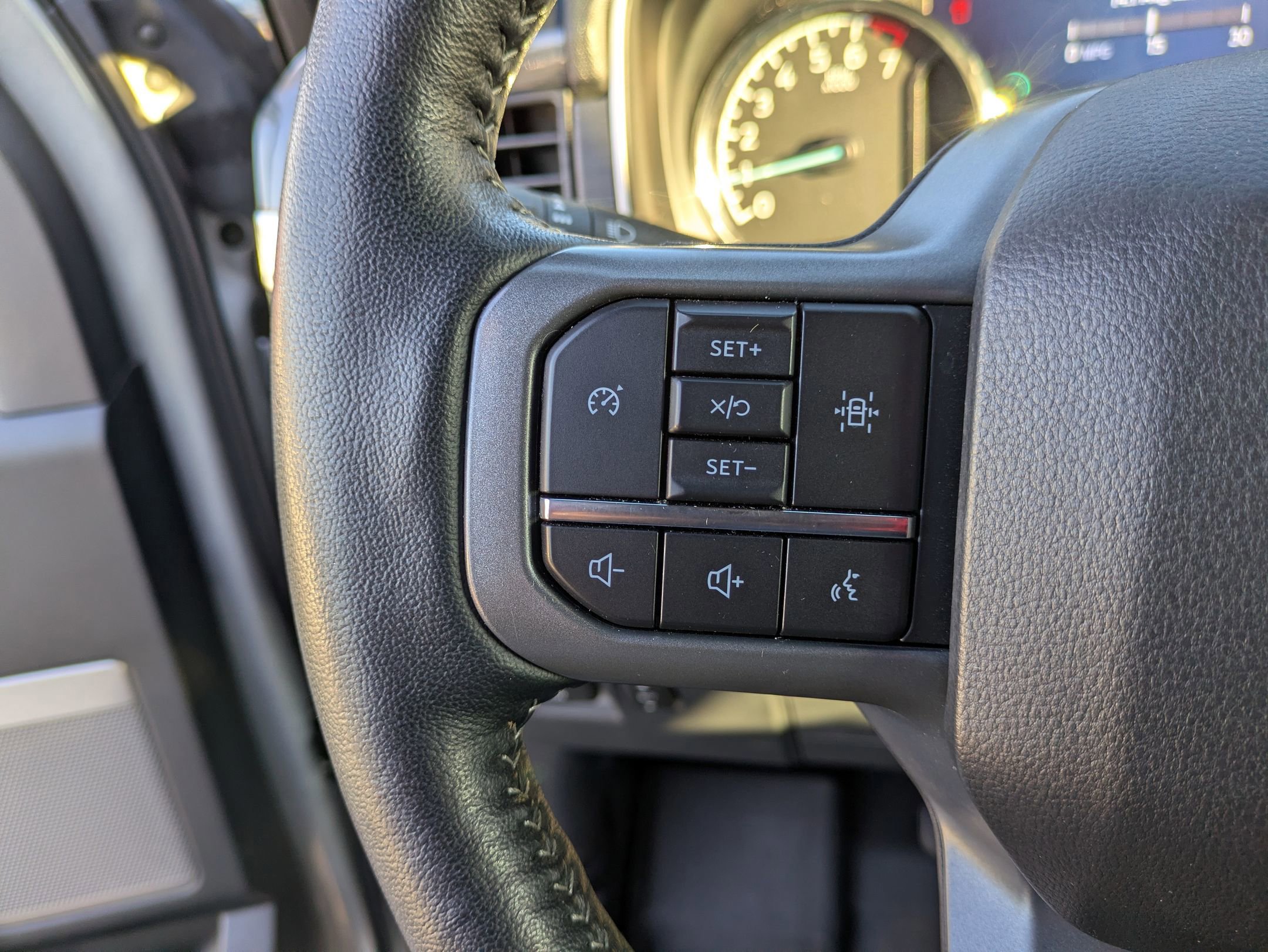 Certified 2022 Ford F150 XLT w/ Equipment Group 302A High image 21