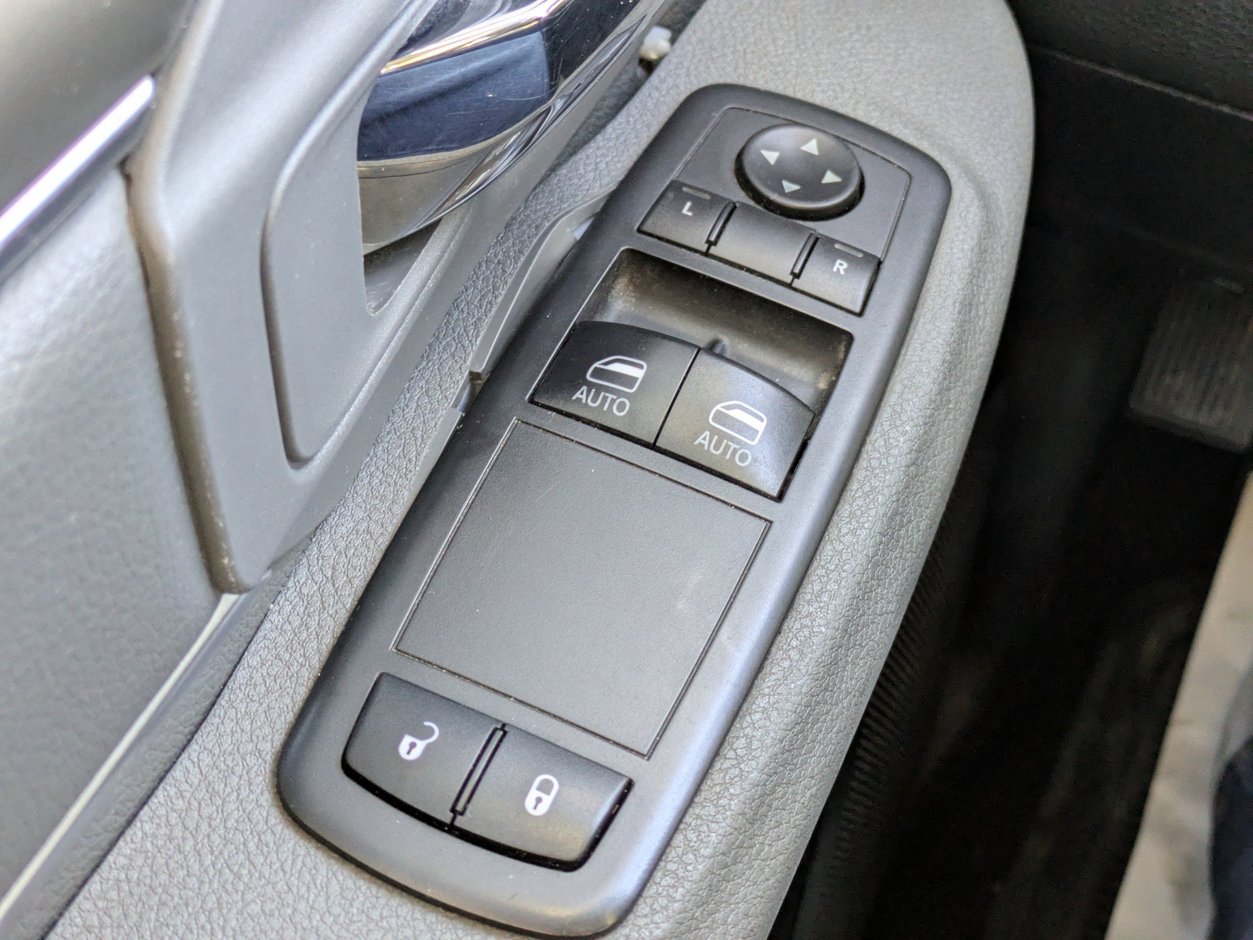 Used 2018 RAM 1500 Express image 28