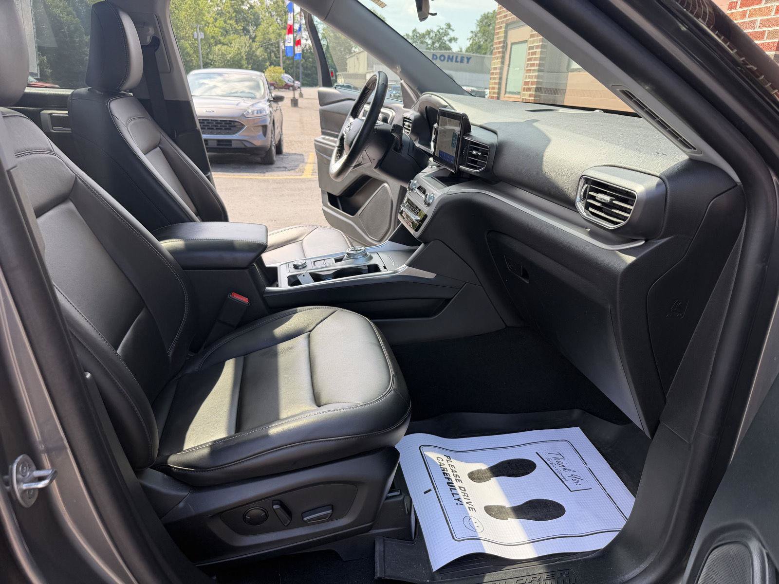 Certified 2023 Ford Explorer XLT w/ Equipment Group 202A AWD/4WD image 32
