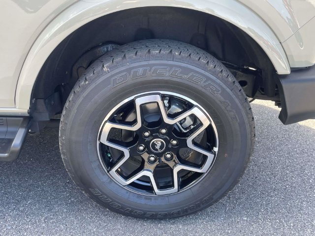 Certified 2026 Ford Bronco Outer Banks AWD/4WD image 2