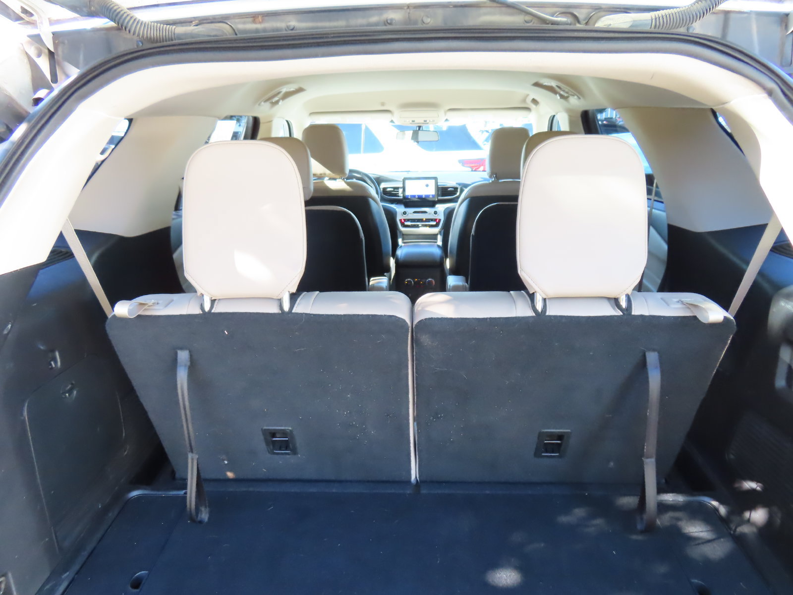 Certified 2020 Ford Explorer XLT w/ Equipment Group 202A AWD/4WD image 35