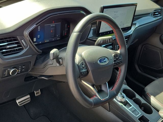 Certified 2024 Ford Escape ST-Line w/ Tech Pack #1 AWD/4WD image 7