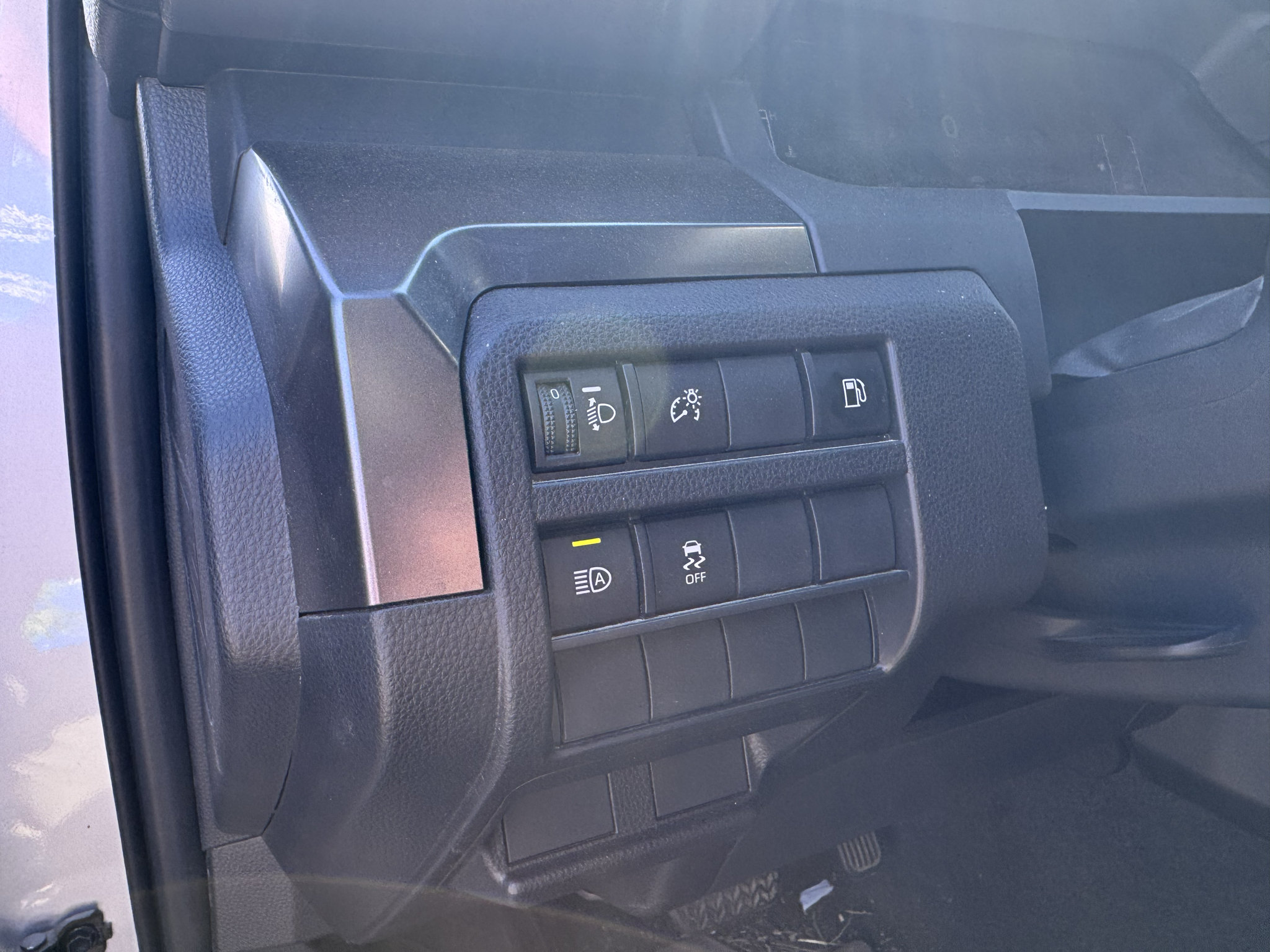 Used 2025 Toyota 4Runner SR5 AWD/4WD image 16