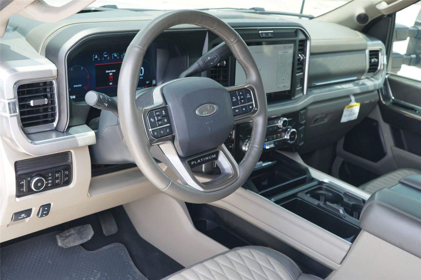 Certified 2025 Ford F450 Platinum w/ Platinum Plus Package AWD/4WD image 9