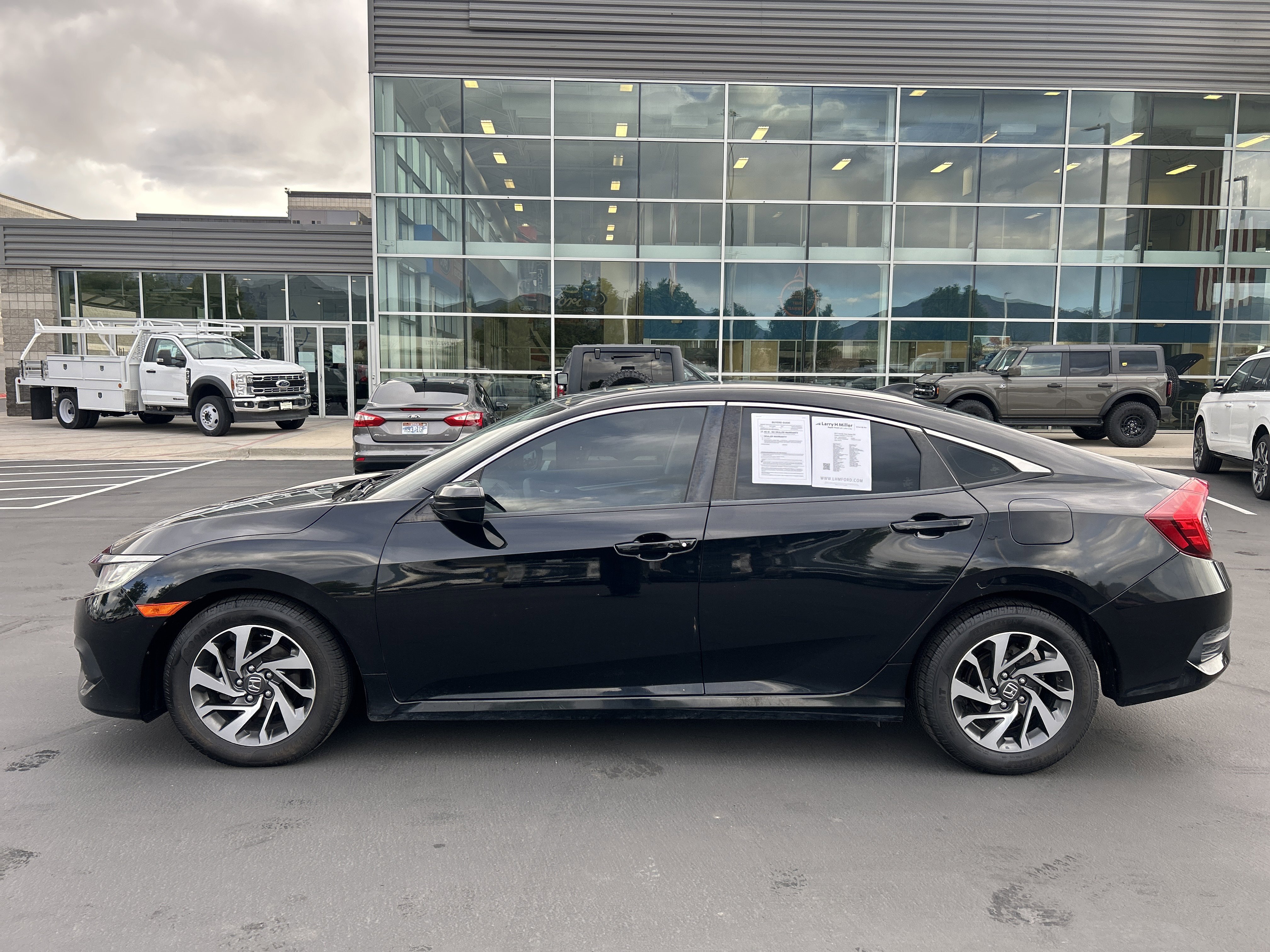 Used 2017 Honda Civic EX image 2