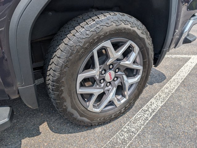Used 2024 GMC Sierra 1500 SLT w/ SLT Premium Plus Package AWD/4WD image 33