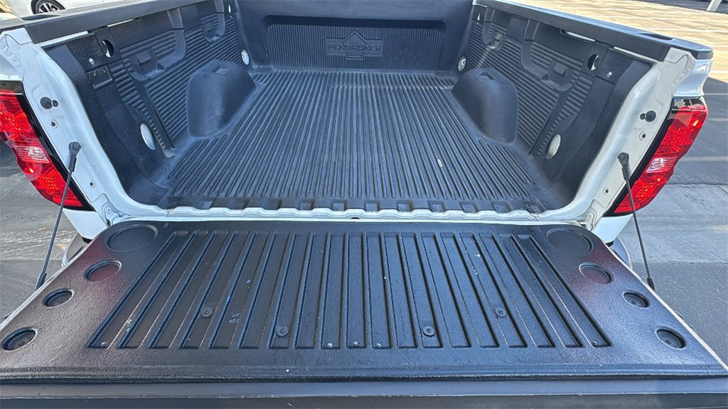 Used 2018 Chevrolet Silverado 1500 LT image 25