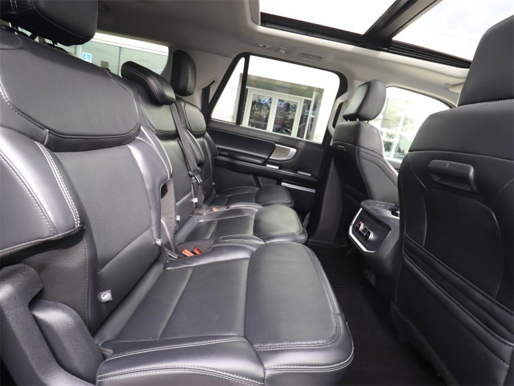 Certified 2025 Ford Expedition Max Platinum image 24