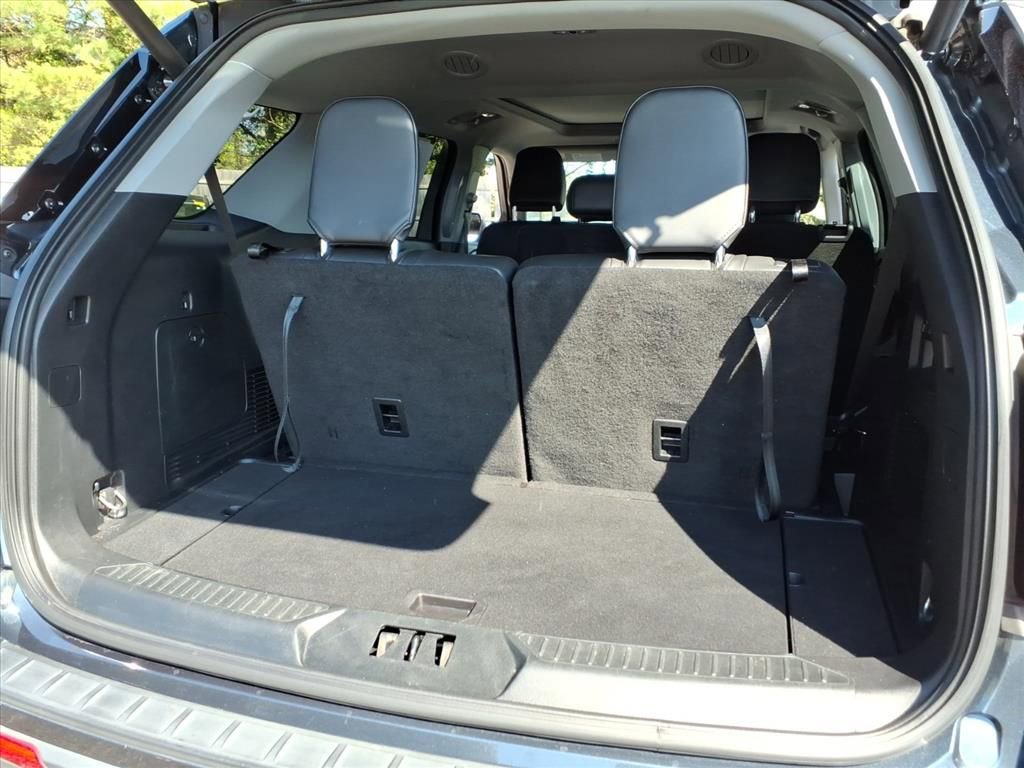 Certified 2022 Ford Explorer XLT w/ Equipment Group 202A AWD/4WD image 14