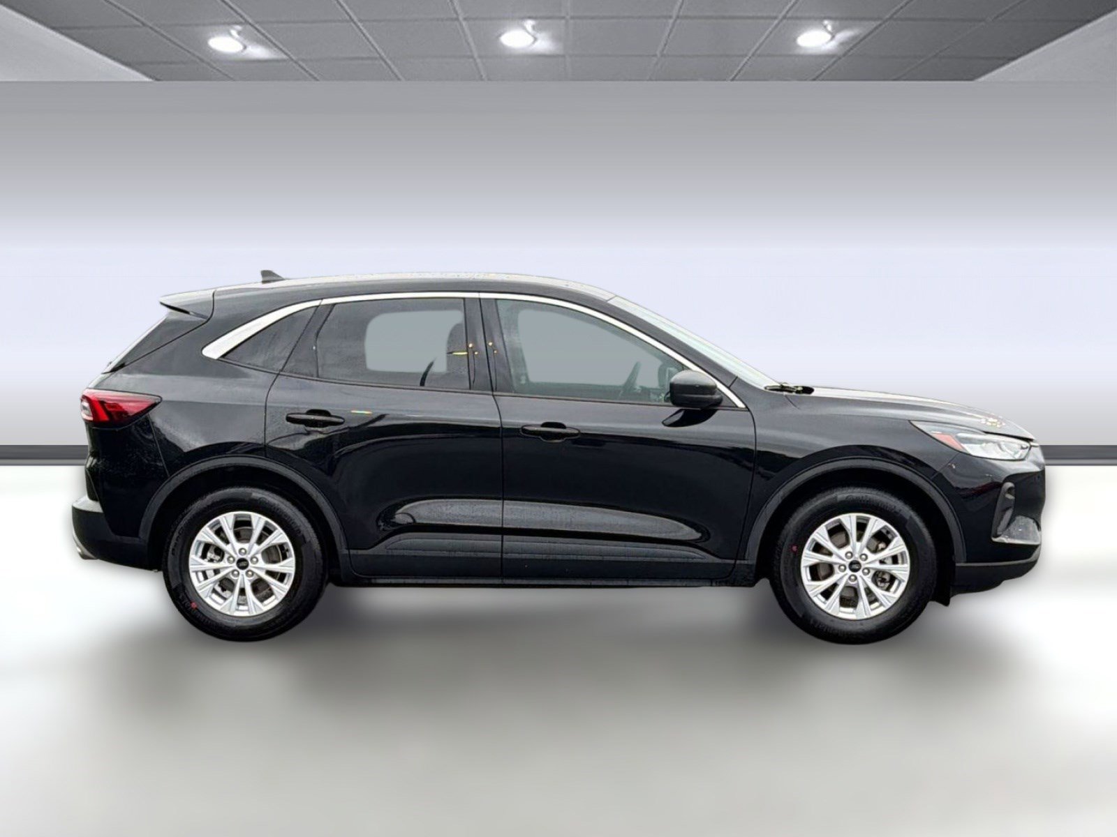 Certified 2024 Ford Escape Active w/ Cold Weather Package FWD image 8