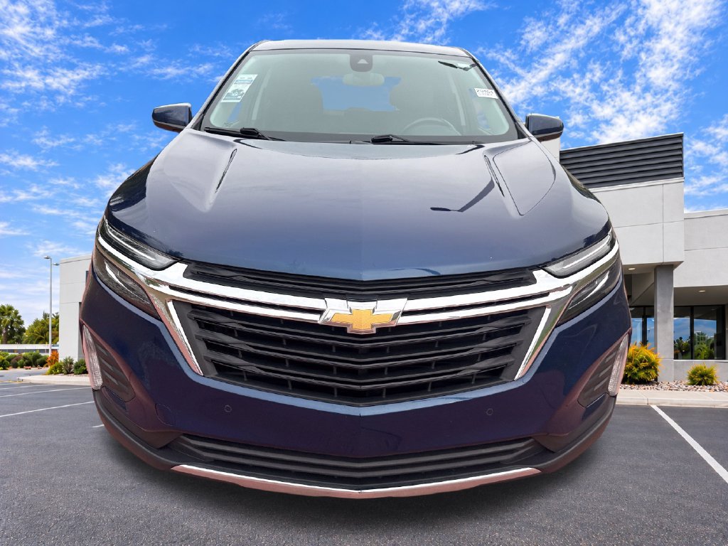Used 2022 Chevrolet Equinox LT AWD/4WD image 2