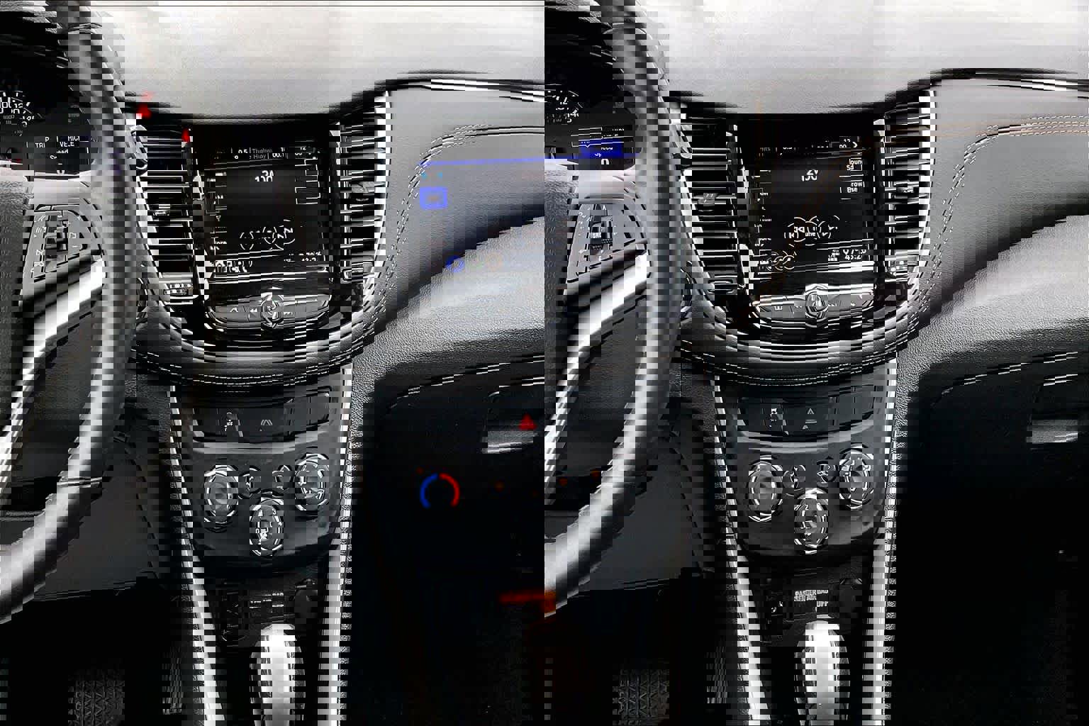 Used 2020 Chevrolet Trax LT w/ LT Convenience Package image 6