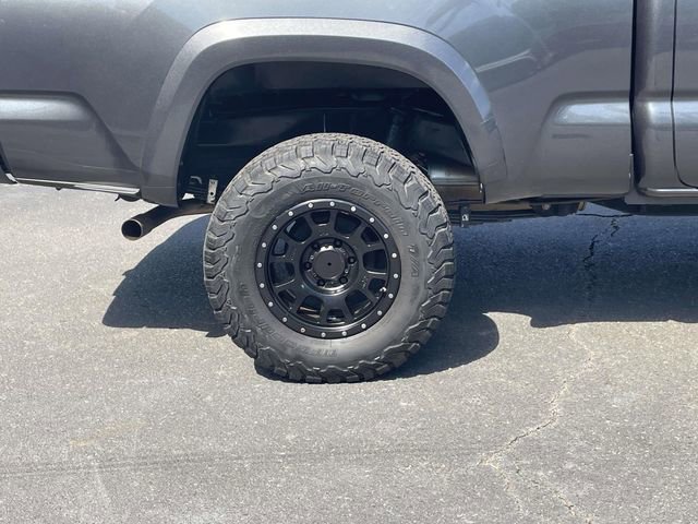 Used 2020 Toyota Tacoma TRD Sport w/ TRD Premium Sport Package AWD/4WD image 35