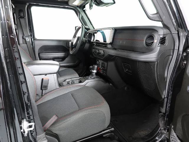 Used 2025 Jeep Wrangler Unlimited Rubicon AWD/4WD image 15