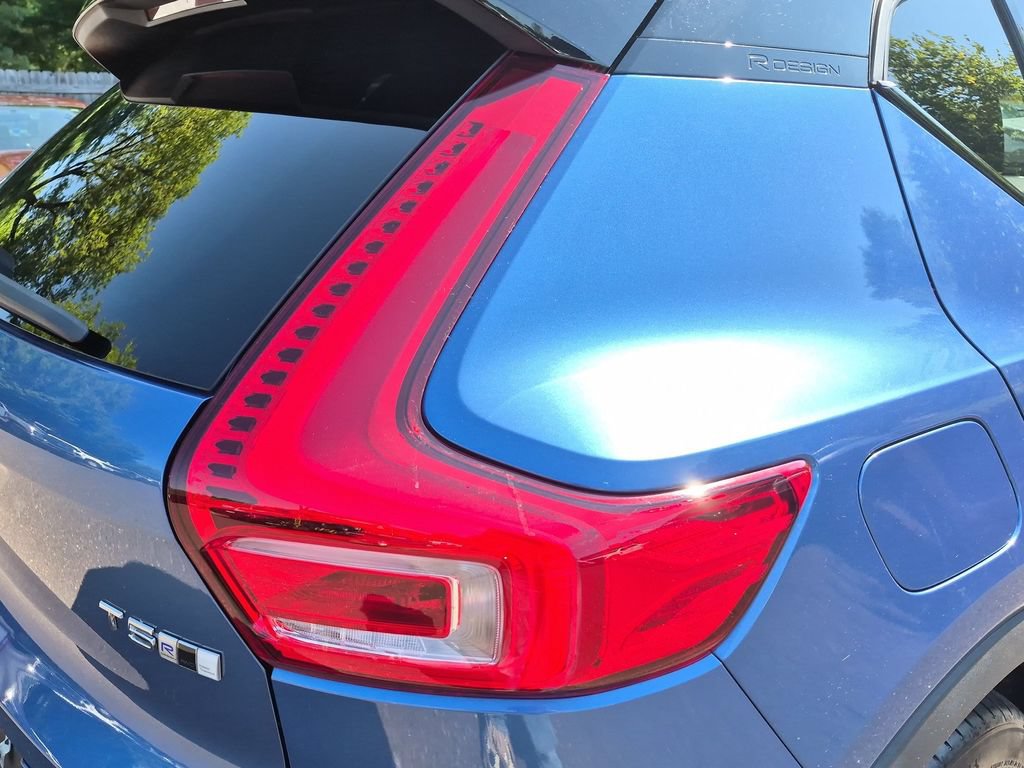 Used 2020 Volvo XC40 T5 R-Design w/ Protection Package Premier AWD/4WD image 12