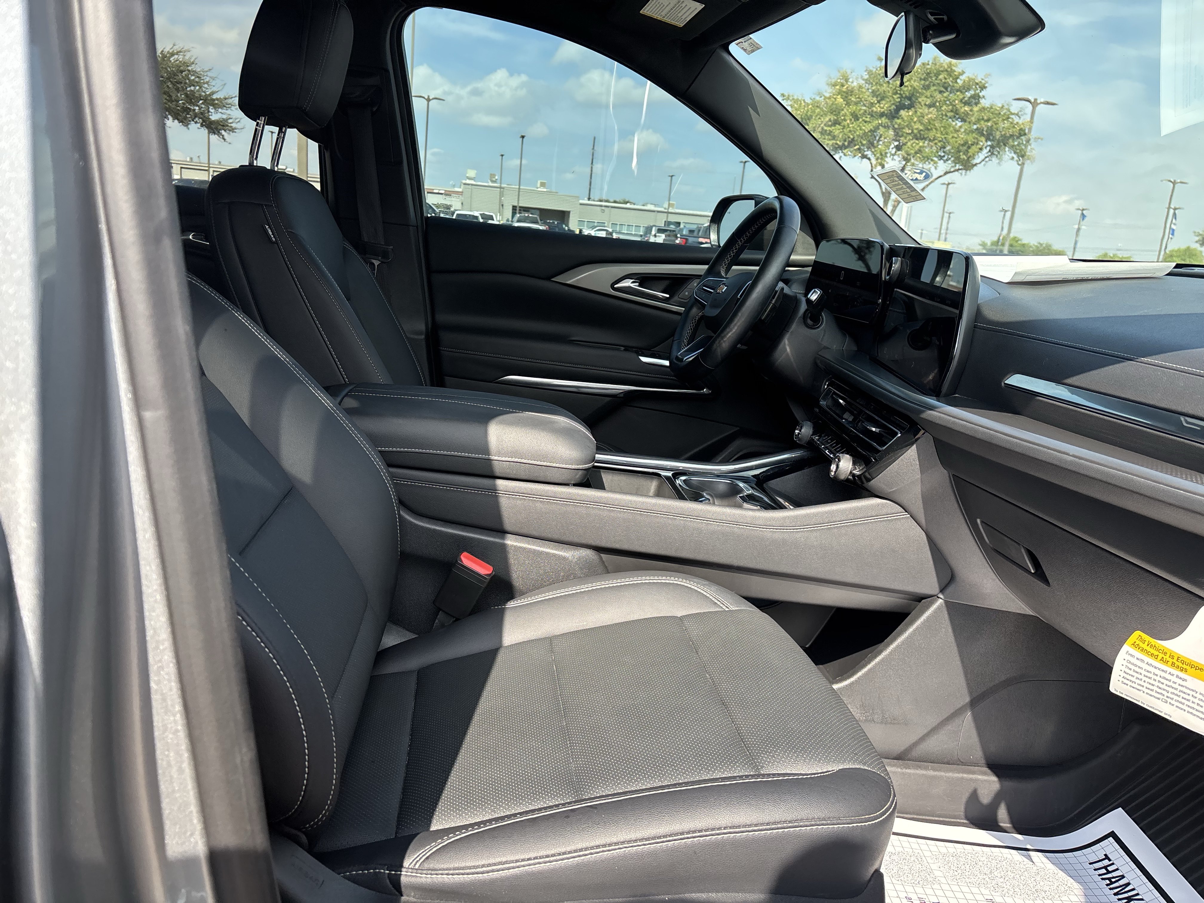 Used 2025 Chevrolet Traverse LT w/ Driver Confidence Package FWD image 26