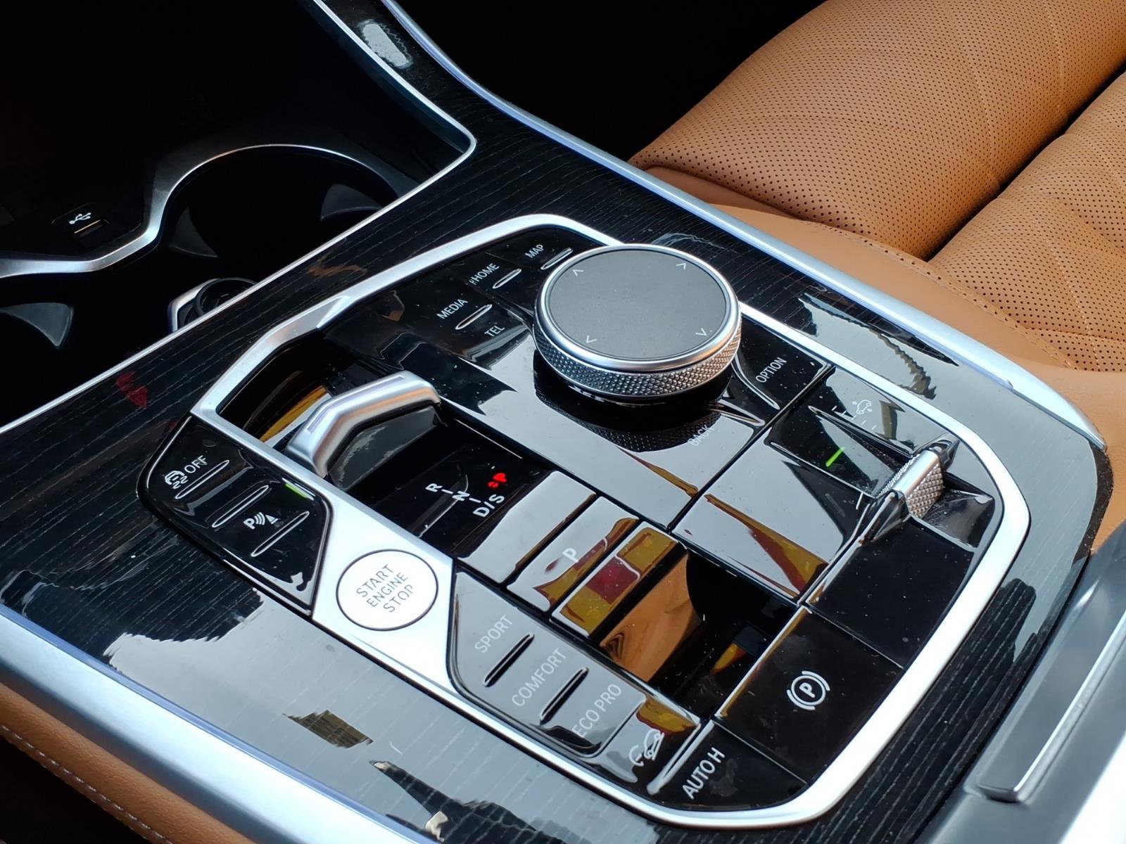 Used 2024 BMW X7 xDrive40i w/ M Sport Package image 22