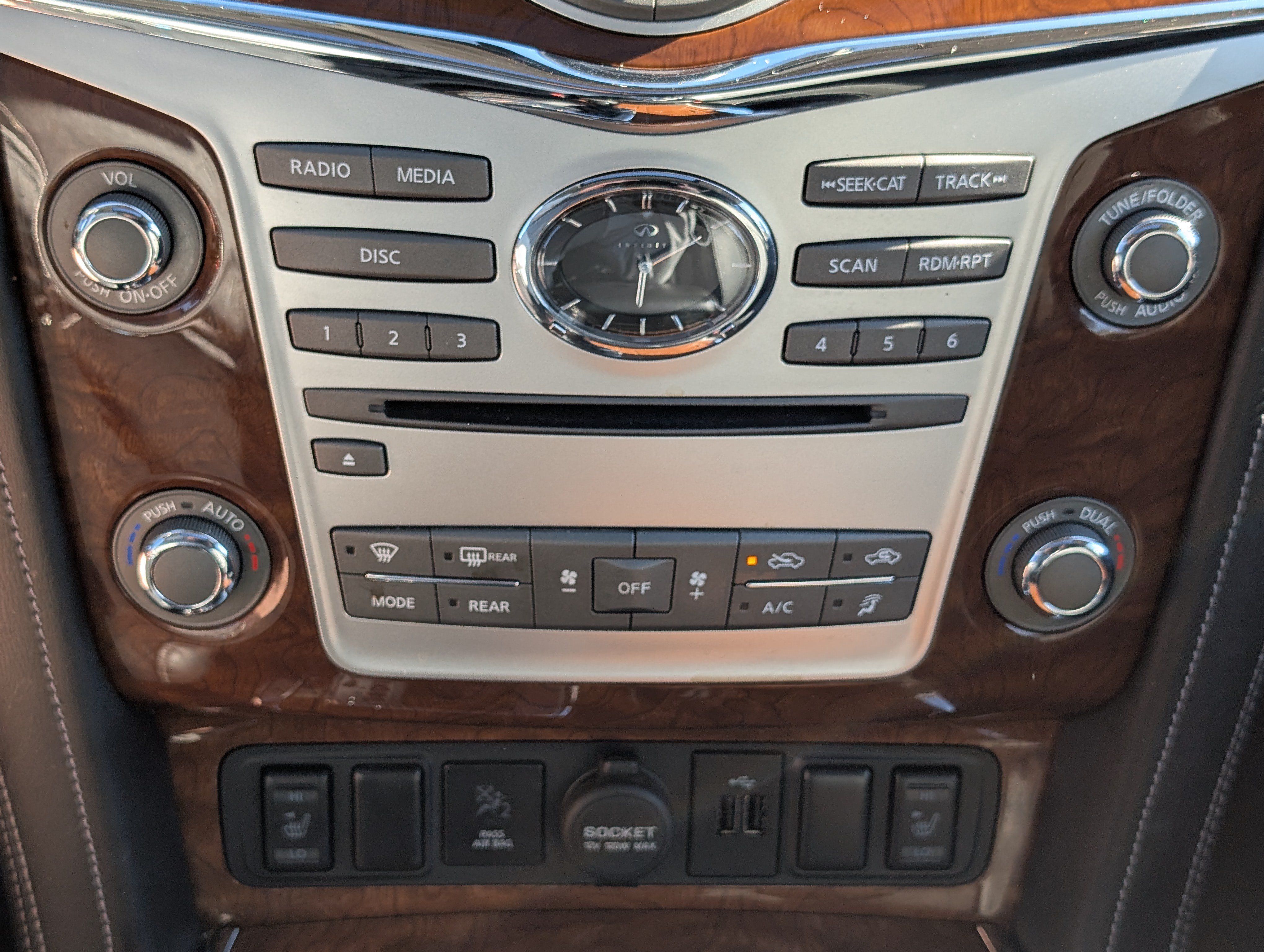 Used 2019 INFINITI QX80 Luxe w/ Proassist Package AWD/4WD image 31
