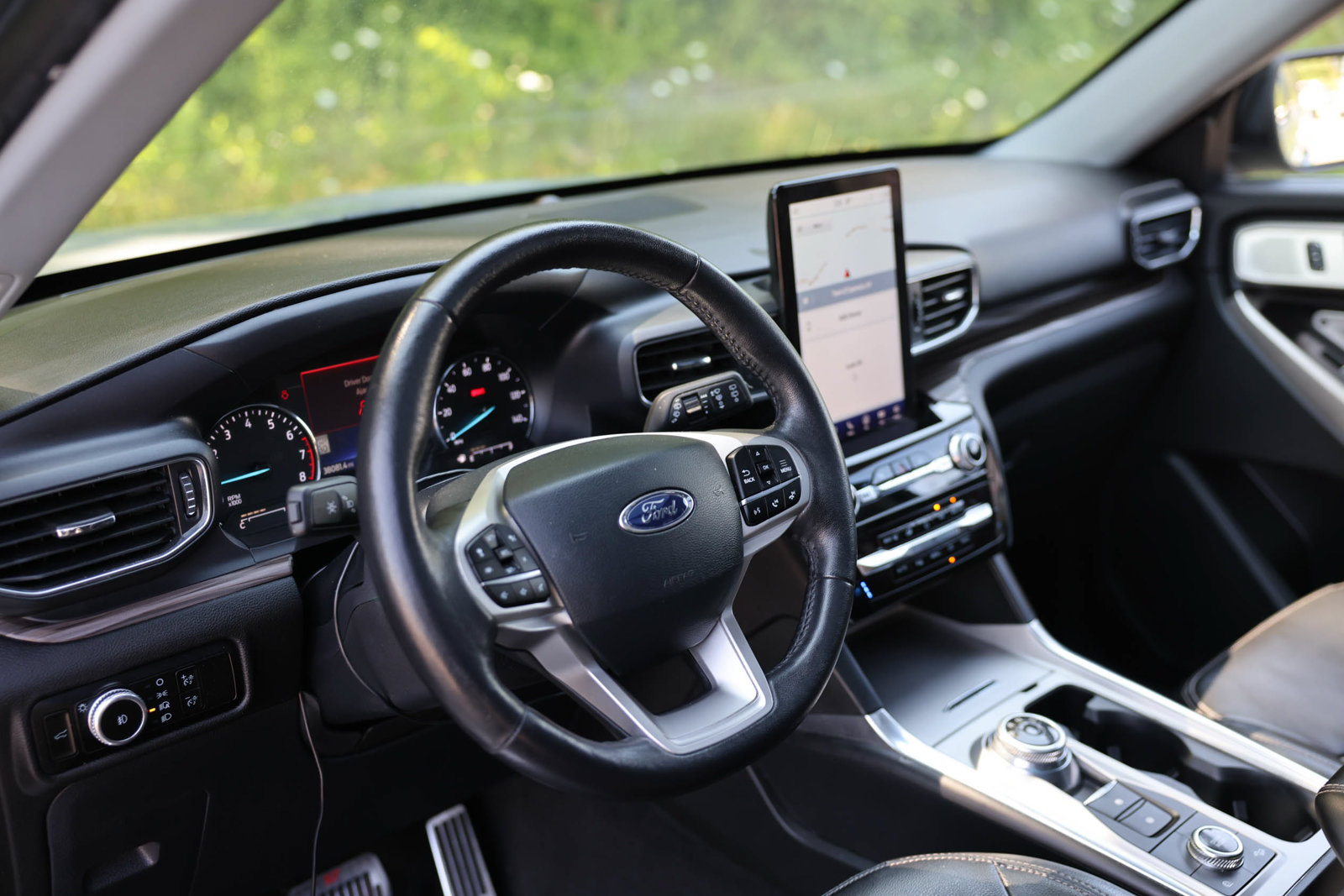Certified 2023 Ford Explorer Limited w/ Limited Technology Package AWD/4WD image 23