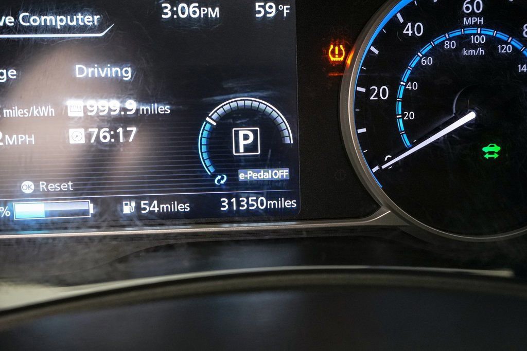 Used 2023 Nissan Leaf S image 17