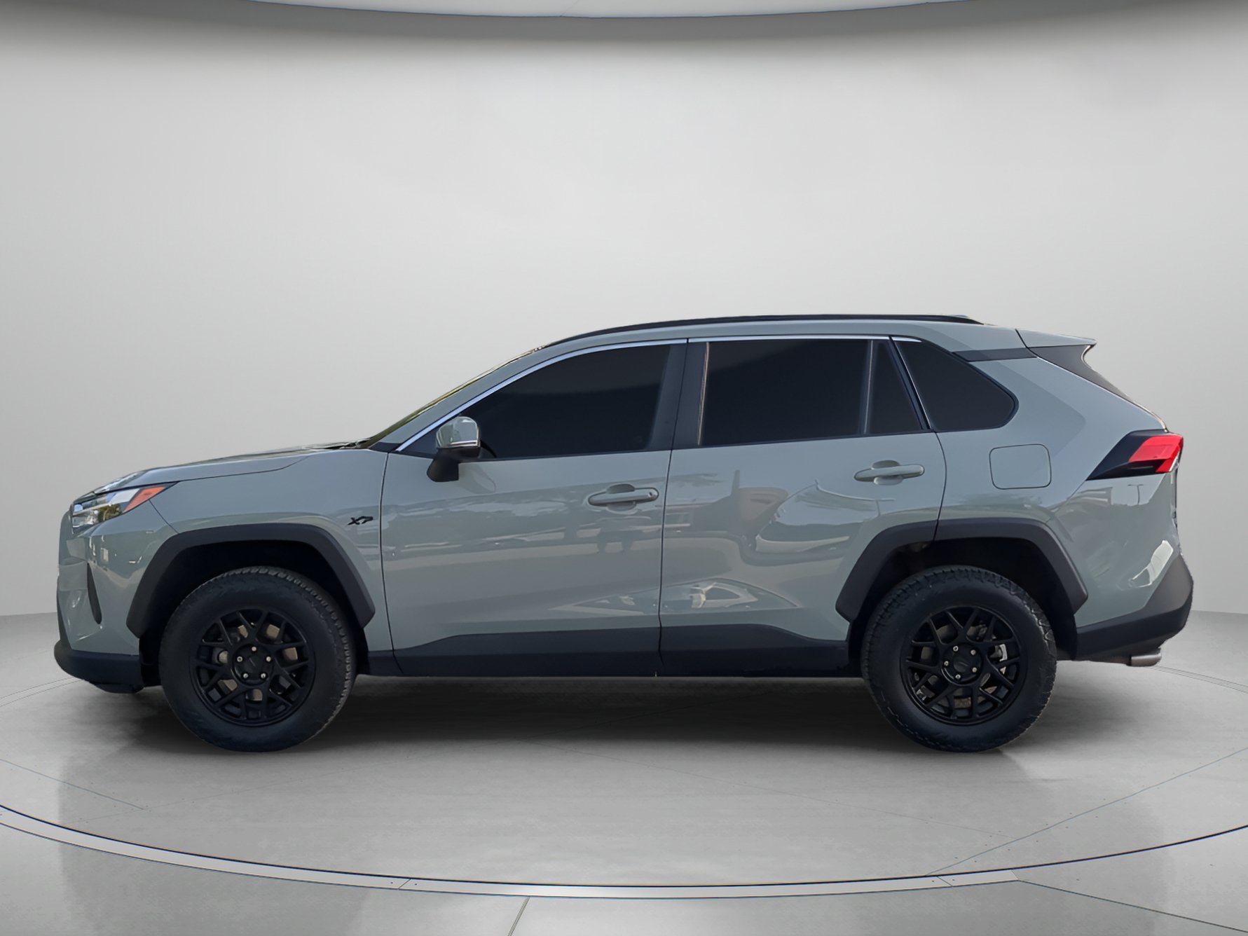 Used 2022 Toyota RAV4 XLE w/ Convenience Package FWD image 43