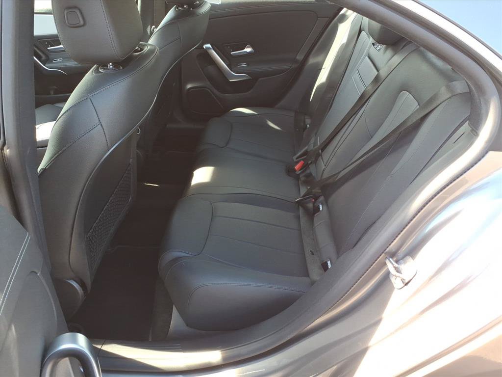 Used 2025 Mercedes-Benz CLA 250 image 5