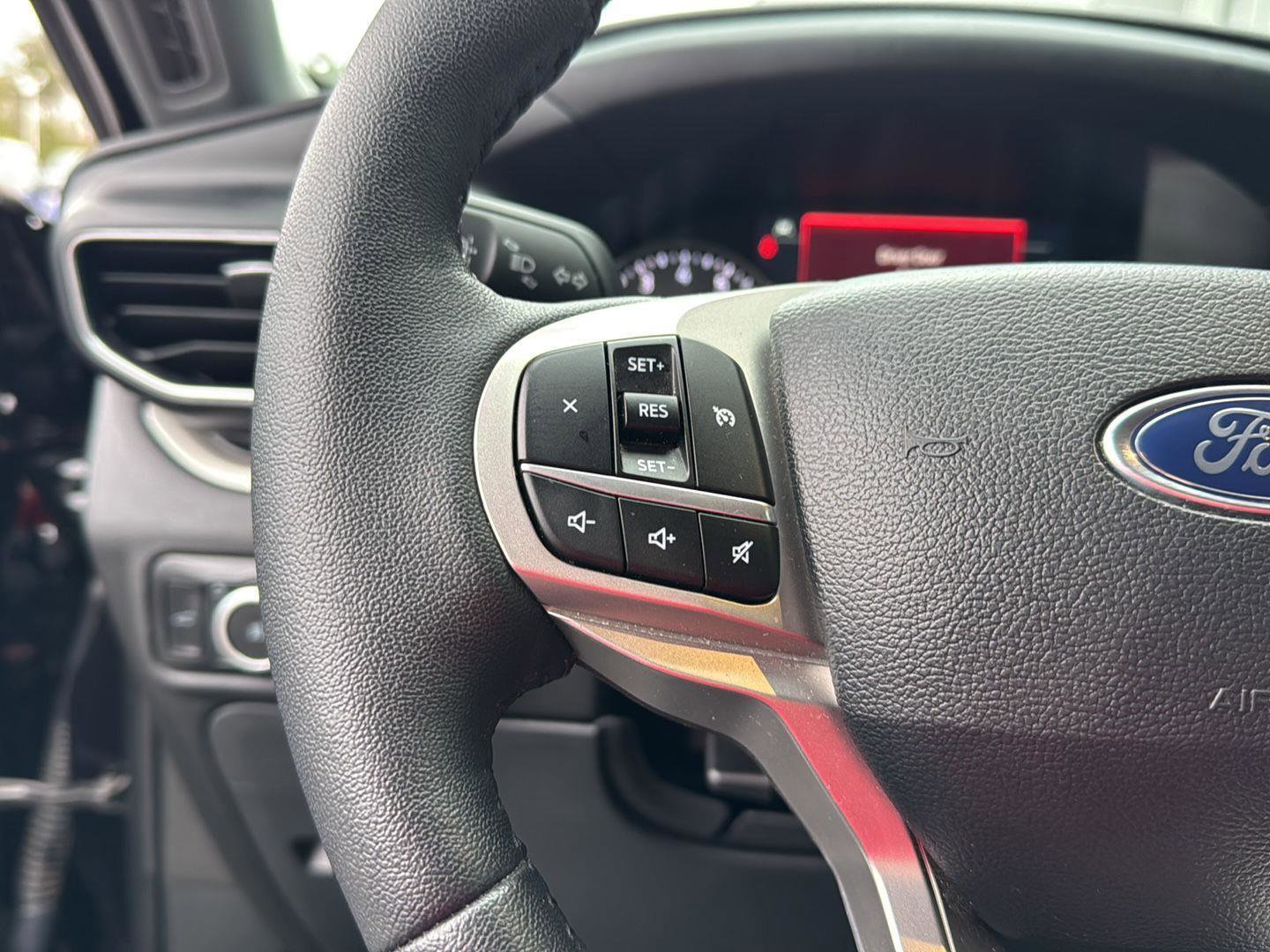 Certified 2024 Ford Explorer XLT w/ Equipment Group 202A image 18