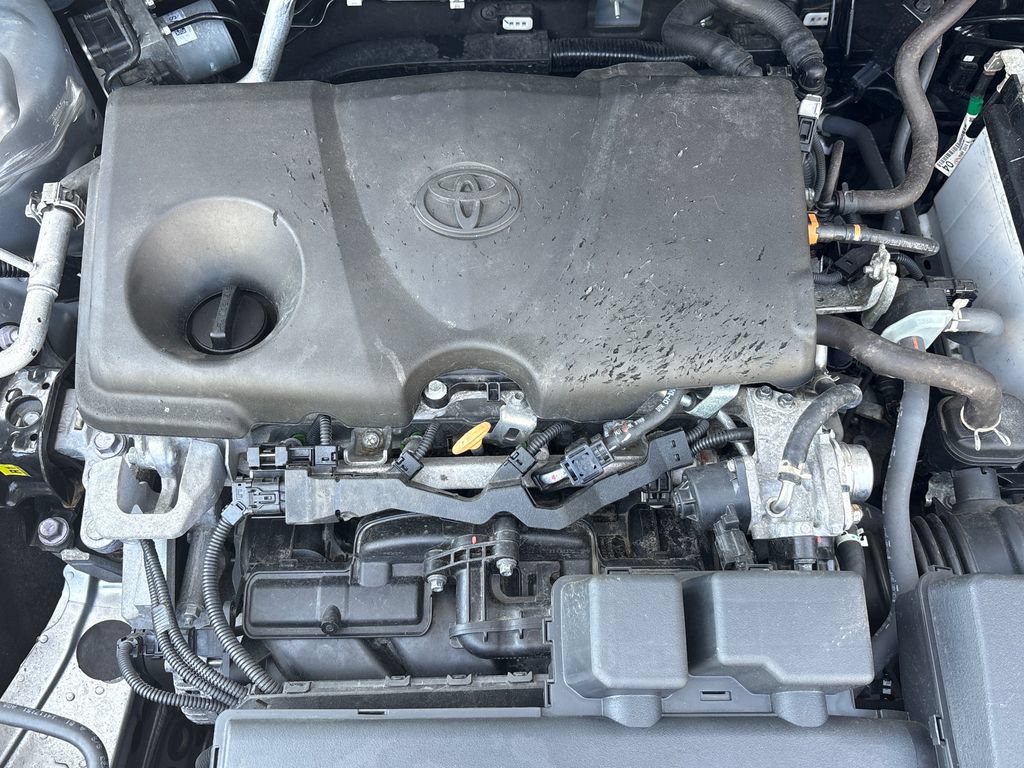 Used 2024 Toyota RAV4 XLE AWD/4WD image 3