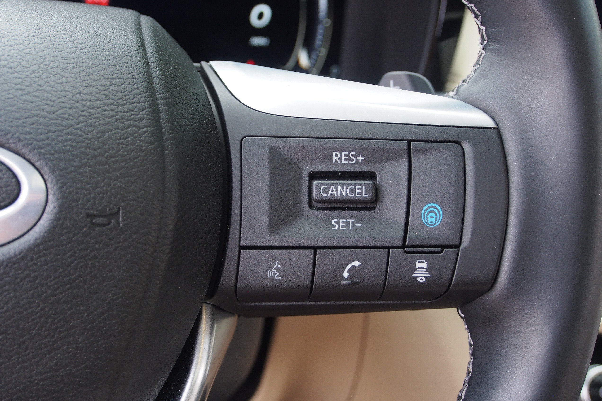 Used 2023 INFINITI QX60 Sensory w/ Cargo Package AWD/4WD image 30