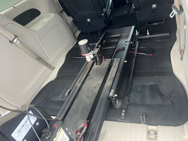 Used 2017 Chrysler Pacifica Touring-L Plus w/ Advanced Safetytec Group FWD image 40